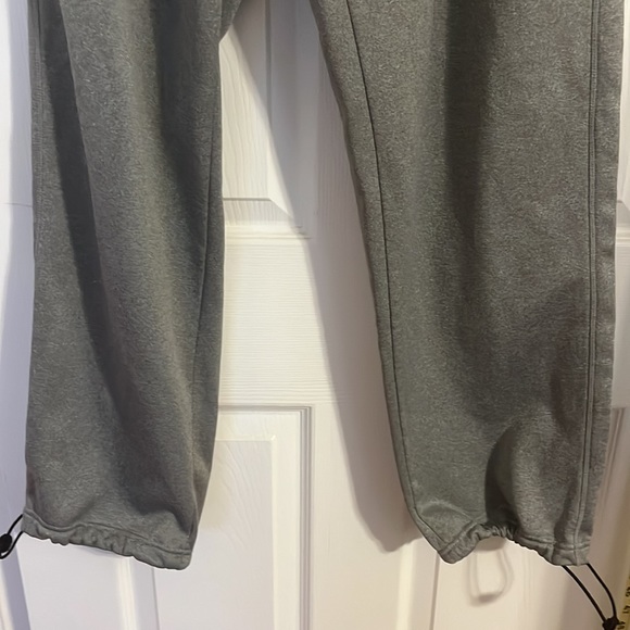 Nike men’s Therma-Fit sweatpants - Picture 2 of 7